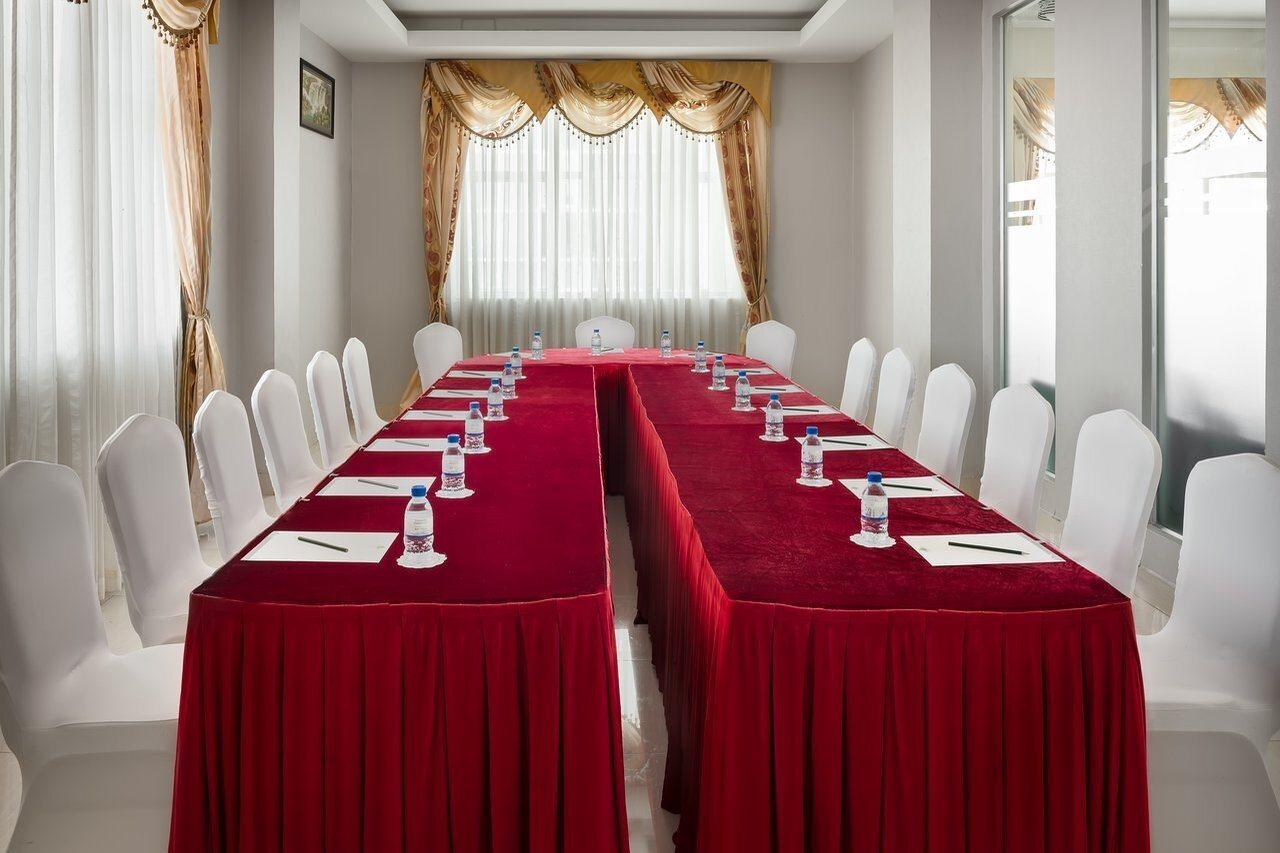 Green Palace Hotel Phnom Penh Exteriör bild