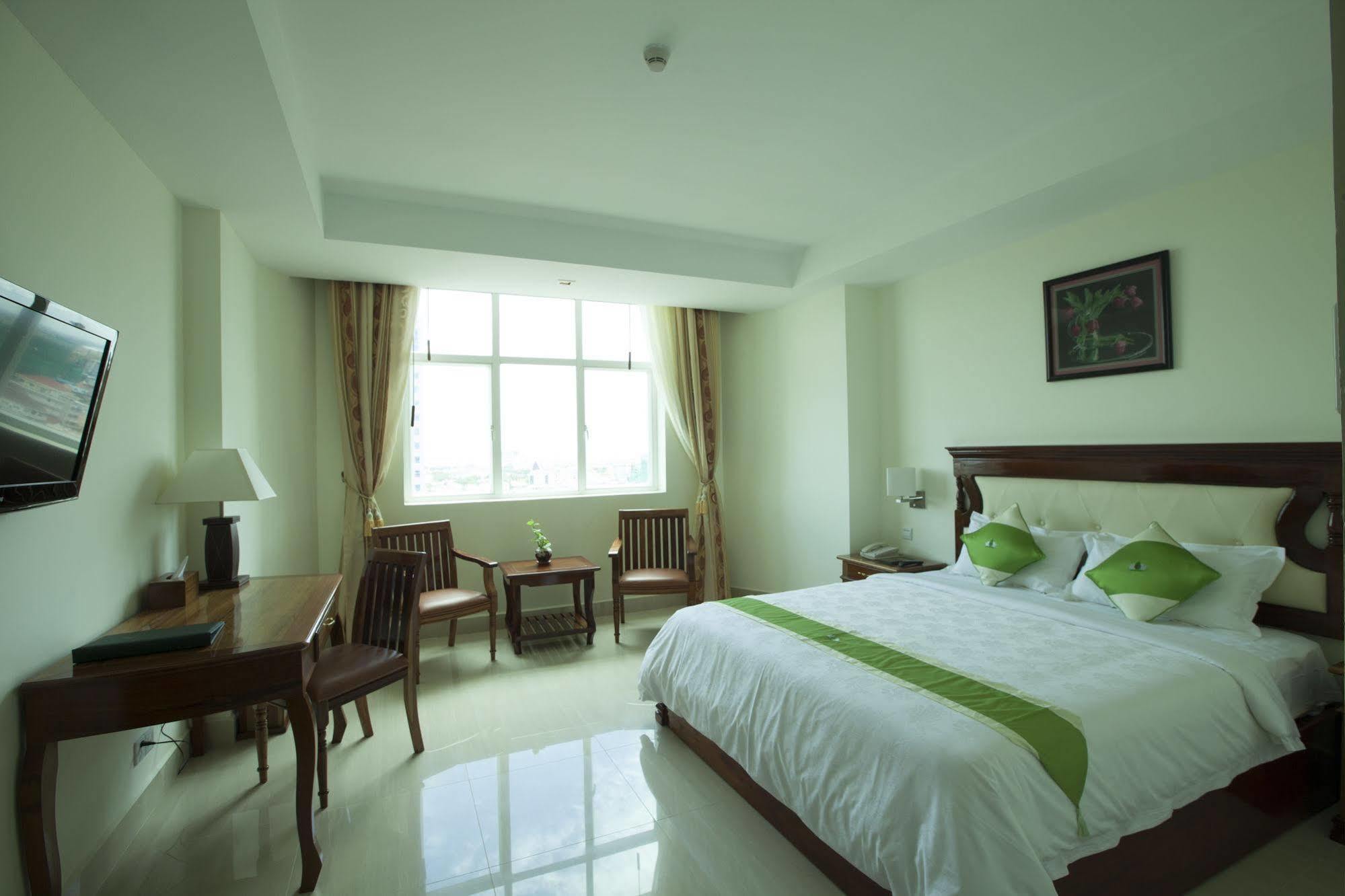 Green Palace Hotel Phnom Penh Exteriör bild