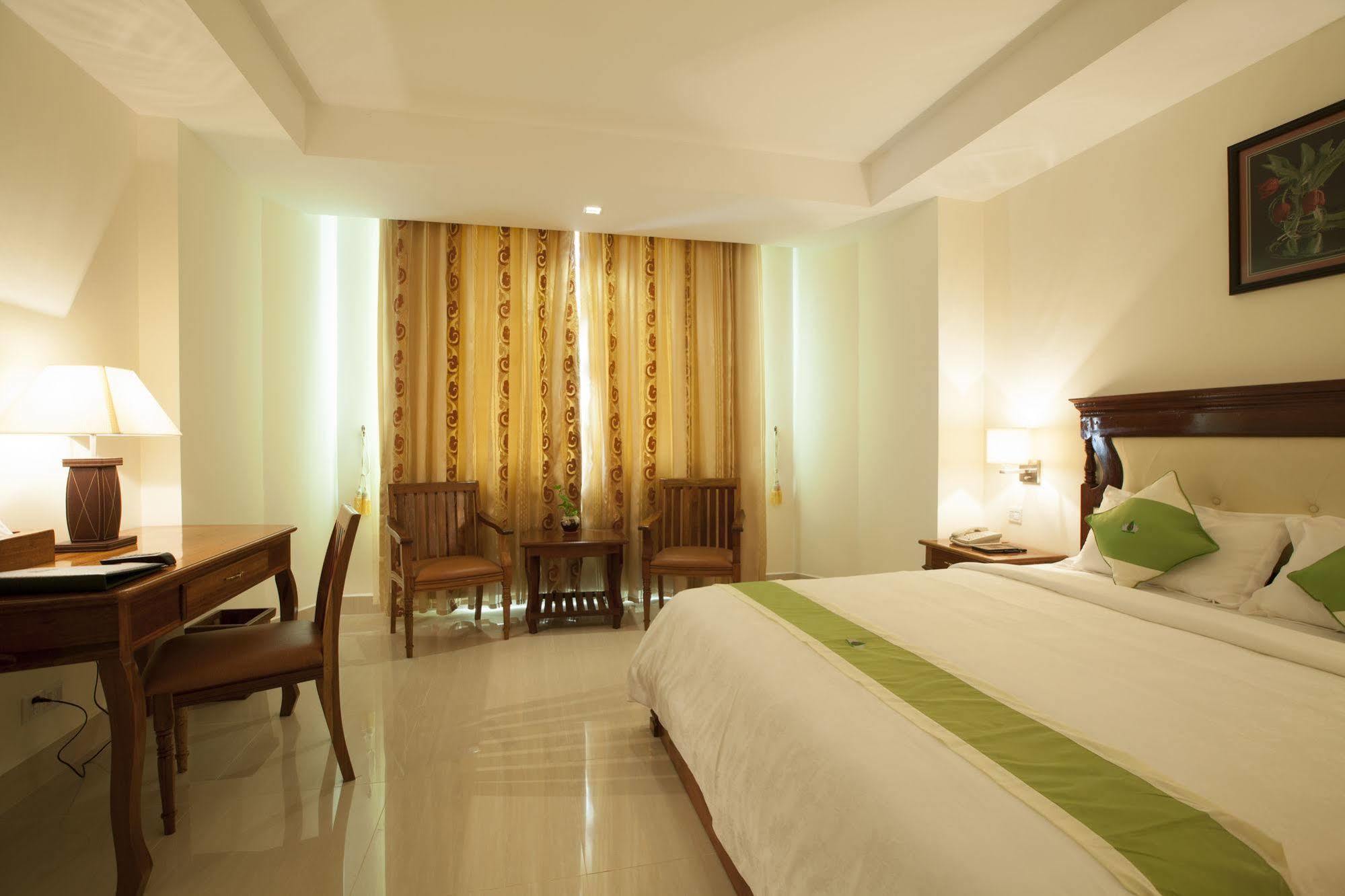 Green Palace Hotel Phnom Penh Exteriör bild